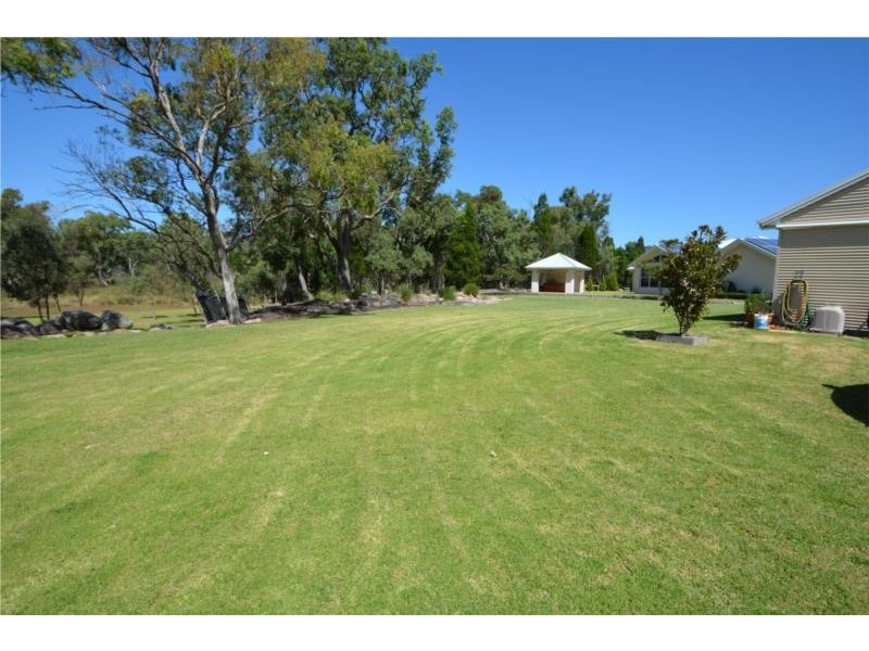 44 Melaleuca Crescent, Stanthorpe QLD 4380