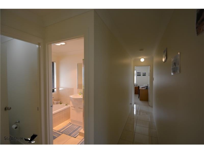 69 Calvert Road, Glen Aplin QLD 4381