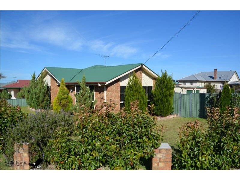 83 College Road, Stanthorpe QLD 4380
