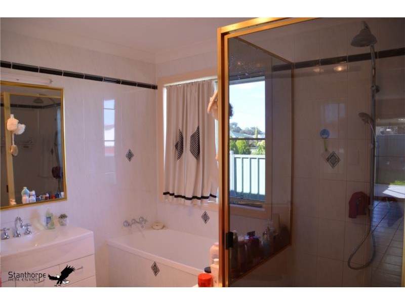 83 College Road, Stanthorpe QLD 4380