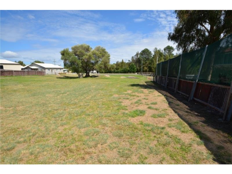 15 McGlew Street, Stanthorpe QLD 4380