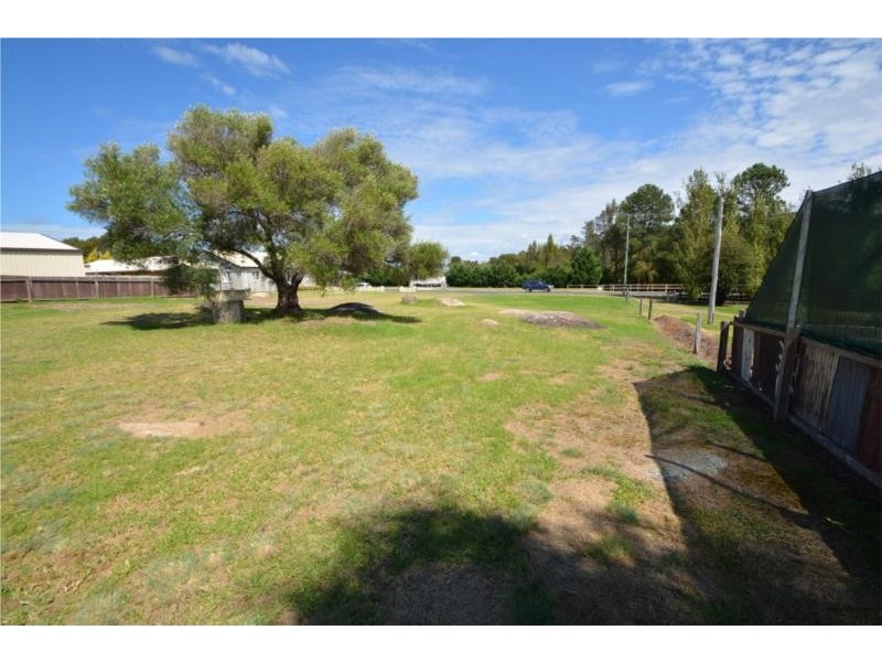 15 McGlew Street, Stanthorpe QLD 4380