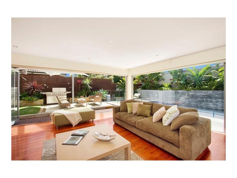 7 Robertson Road, North Curl Curl NSW 2099