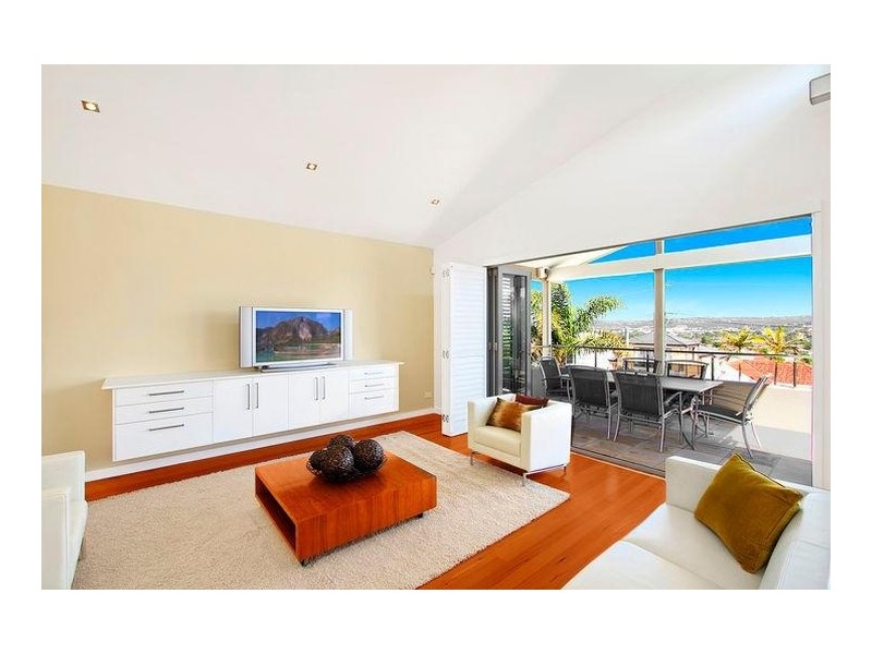 7 Robertson Road, North Curl Curl NSW 2099