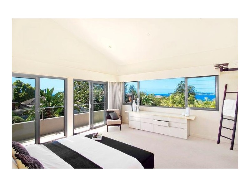 7 Robertson Road, North Curl Curl NSW 2099