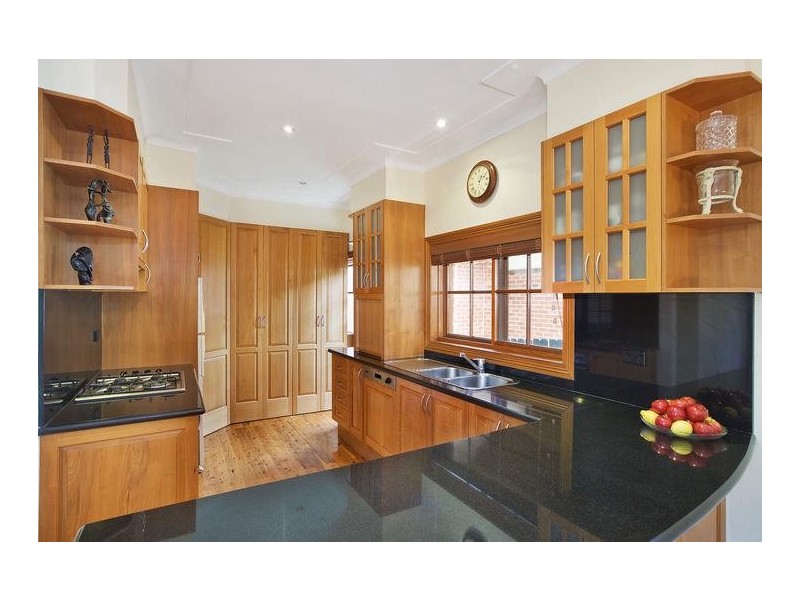 48  Wyndora Avenue, Freshwater NSW 2096