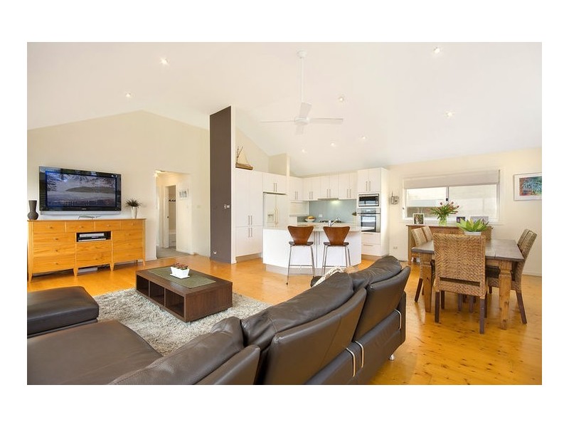 34  Robertson Road, North Curl Curl NSW 2099