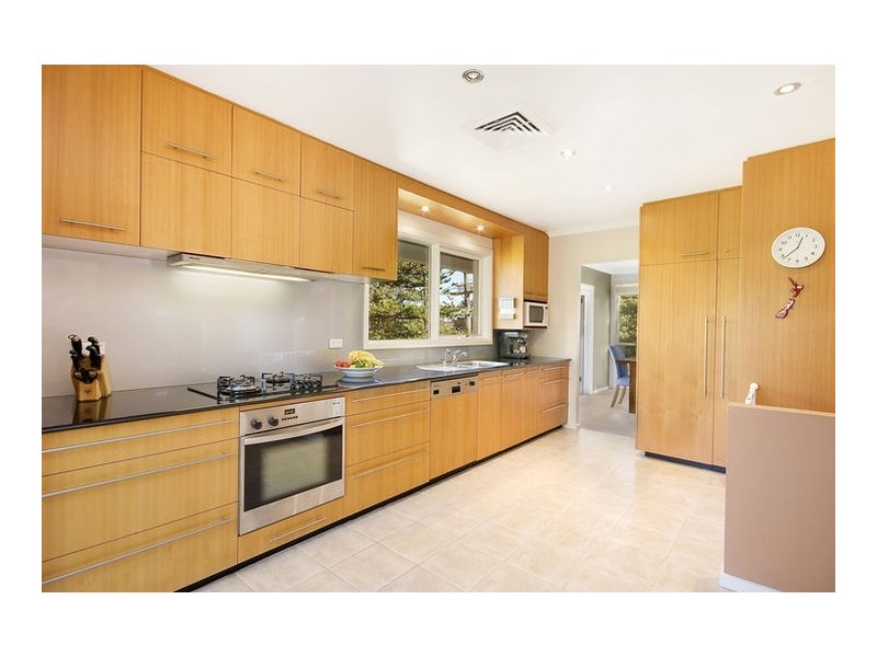 2 Munoora Street, Seaforth NSW 2092