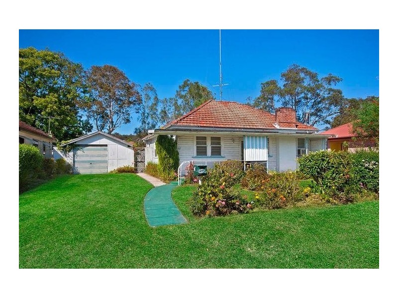 27 St Johns Drive, Croudace Bay NSW 2280