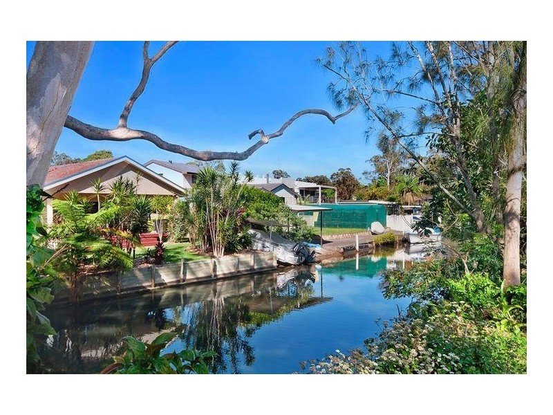 27 St Johns Drive, Croudace Bay NSW 2280