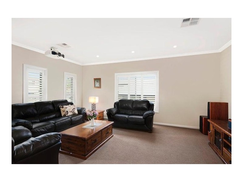 81 Constitution Drive, Cameron Park NSW 2285