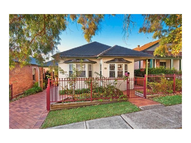 10 Lockyer Street, Merewether NSW 2291