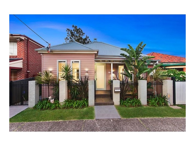 106 Denison Street, Hamilton NSW 2303