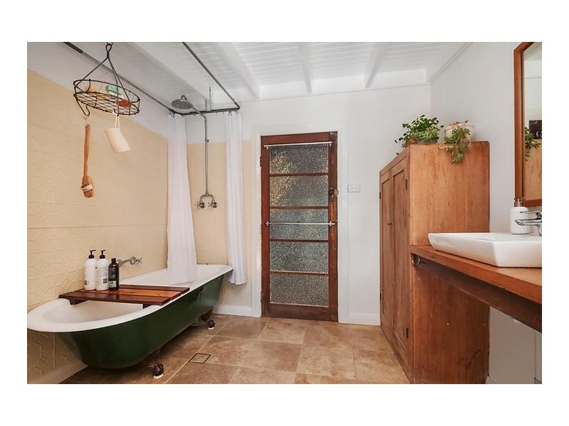 96 Laman Street, Cooks Hill NSW 2300