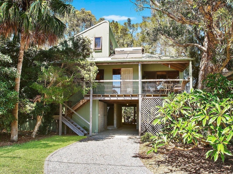 29 Albatross Avenue, Hawks Nest NSW 2324