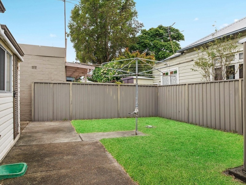 9 Lindsay Street, Hamilton NSW 2303