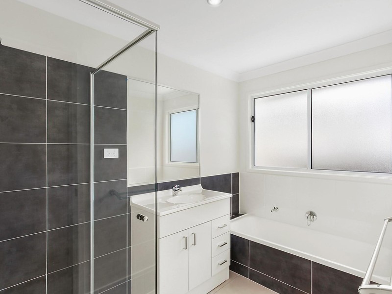 3 Medina Place, Cameron Park NSW 2285