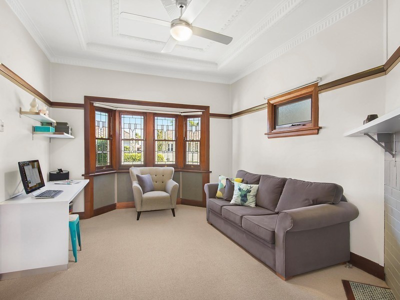 4 Freyberg Street, New Lambton NSW 2305