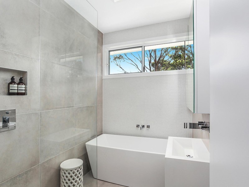 6 Clayton Crescent, Kotara NSW 2289