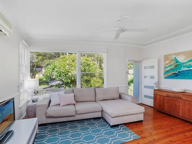 6 Clayton Crescent, Kotara NSW 2289