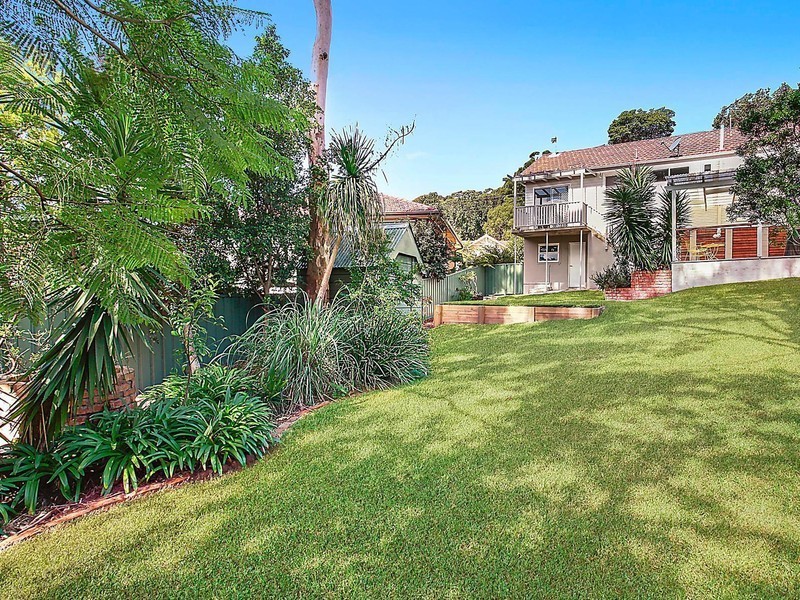 6 Clayton Crescent, Kotara NSW 2289