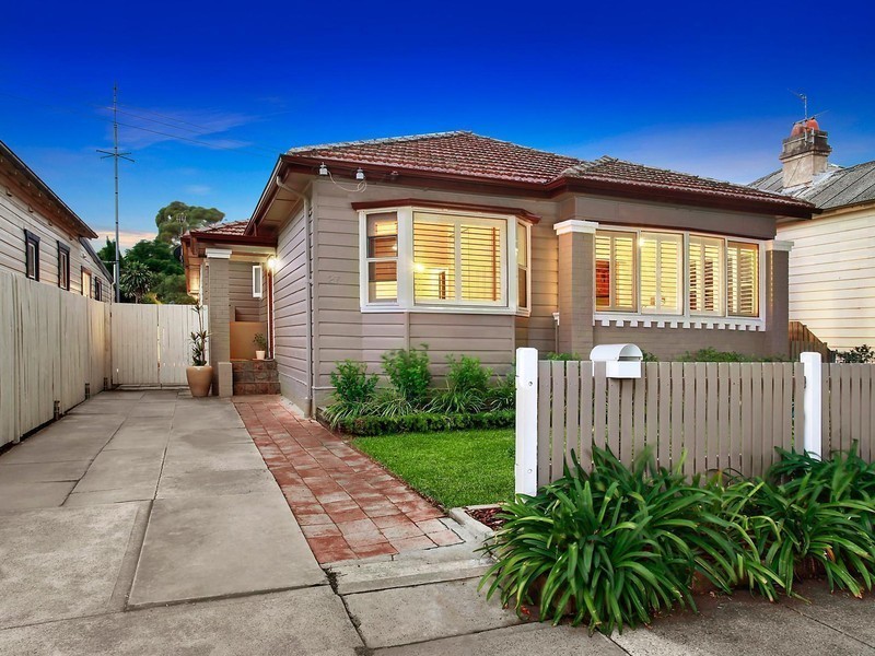 27 Sketchley Parade, New Lambton NSW 2305