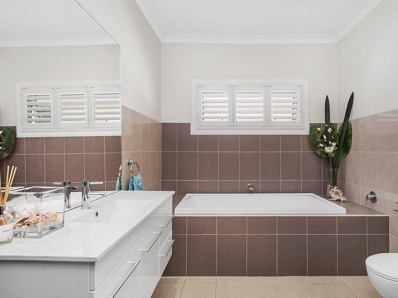 27 Sketchley Parade, New Lambton NSW 2305