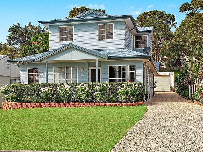 15 Roscoe Street, Kotara South NSW 2289