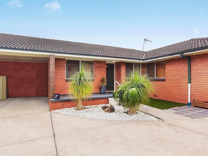 2/207 Beaumont Street, Hamilton South NSW 2303