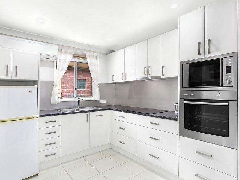 2/207 Beaumont Street, Hamilton South NSW 2303