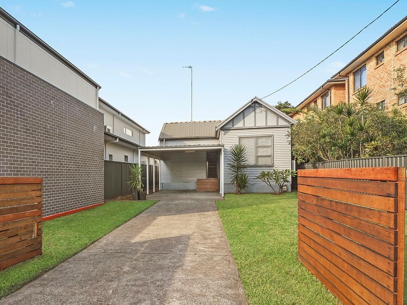 16A Selwyn Street, Merewether NSW 2291