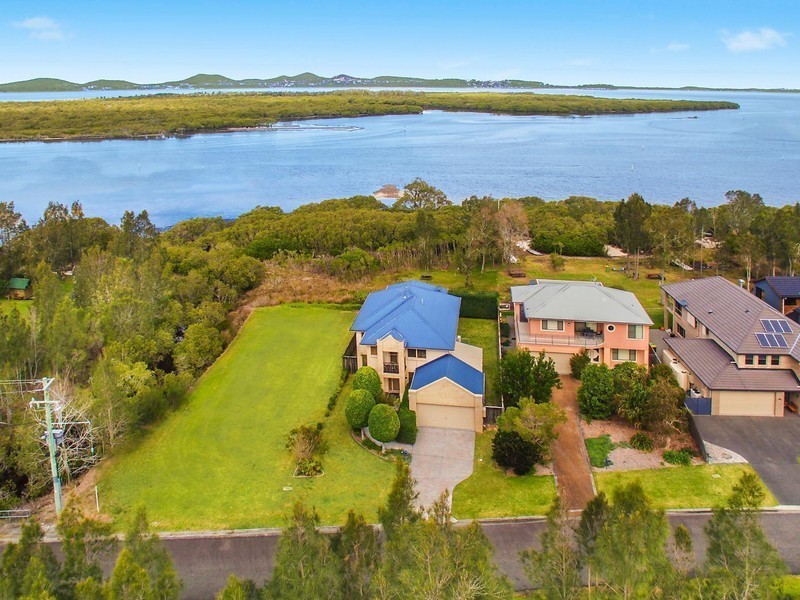 70 Bayview Road, Tea Gardens NSW 2324