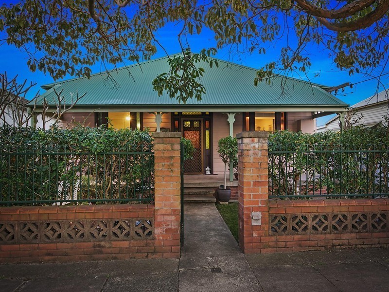 13 Henson Avenue, Mayfield East NSW 2304