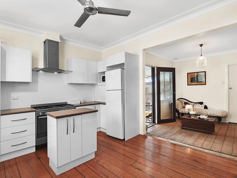 13 Henson Avenue, Mayfield East NSW 2304