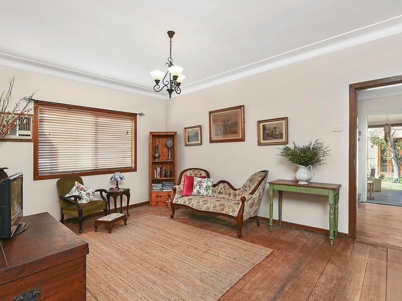 13 Henson Avenue, Mayfield East NSW 2304