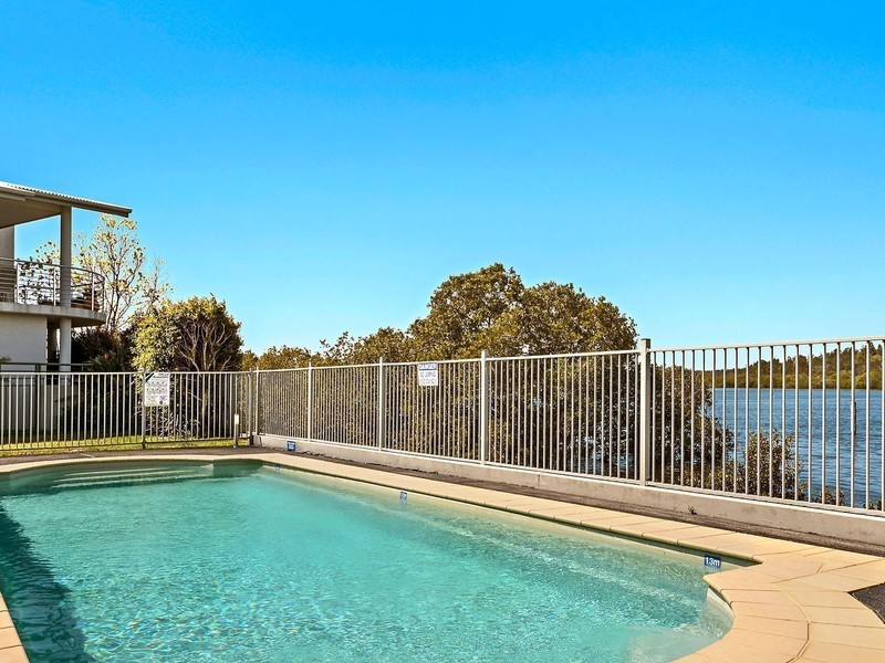 2/2 Port Stephens Street, Tea Gardens NSW 2324