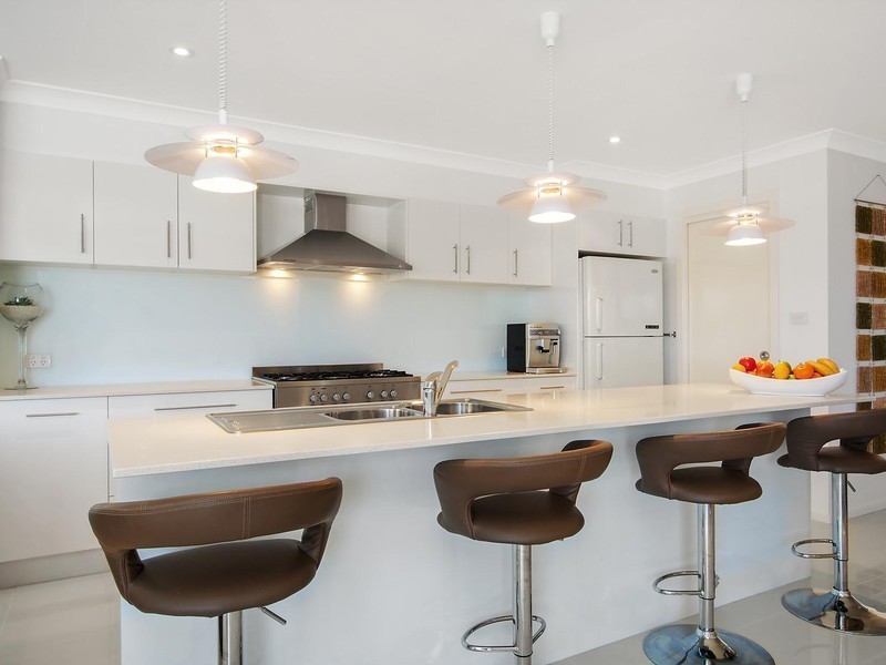 8 Ripon Way, Macquarie Hills NSW 2285