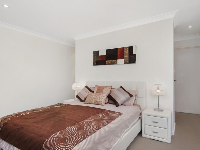 8 Ripon Way, Macquarie Hills NSW 2285