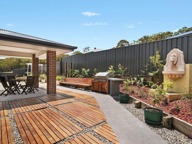 25 Medina Place, Cameron Park NSW 2285