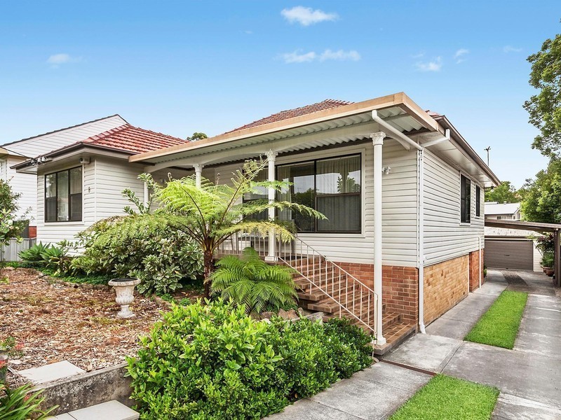 8 Bryson Avenue, Kotara NSW 2289