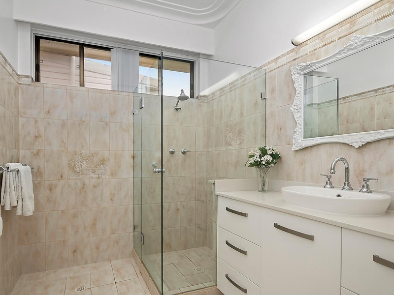 8 Bryson Avenue, Kotara NSW 2289