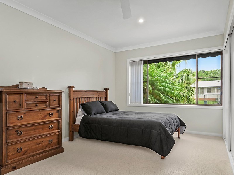 8 Bryson Avenue, Kotara NSW 2289