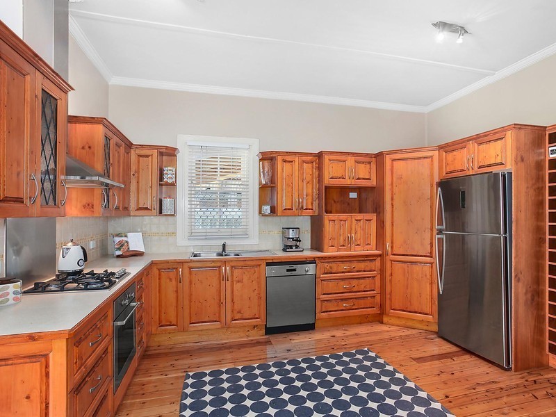 33 Pulver Street, Hamilton South NSW 2303