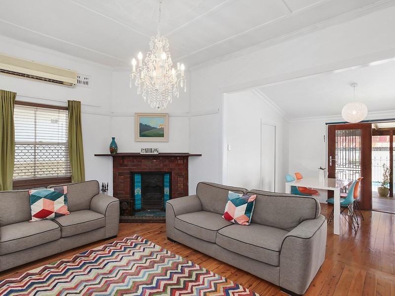 33 Pulver Street, Hamilton South NSW 2303