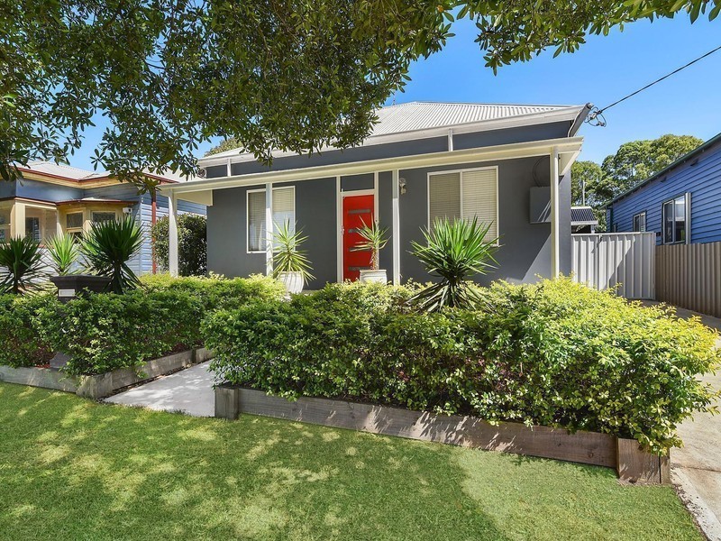 8 Edden Street, Adamstown NSW 2289