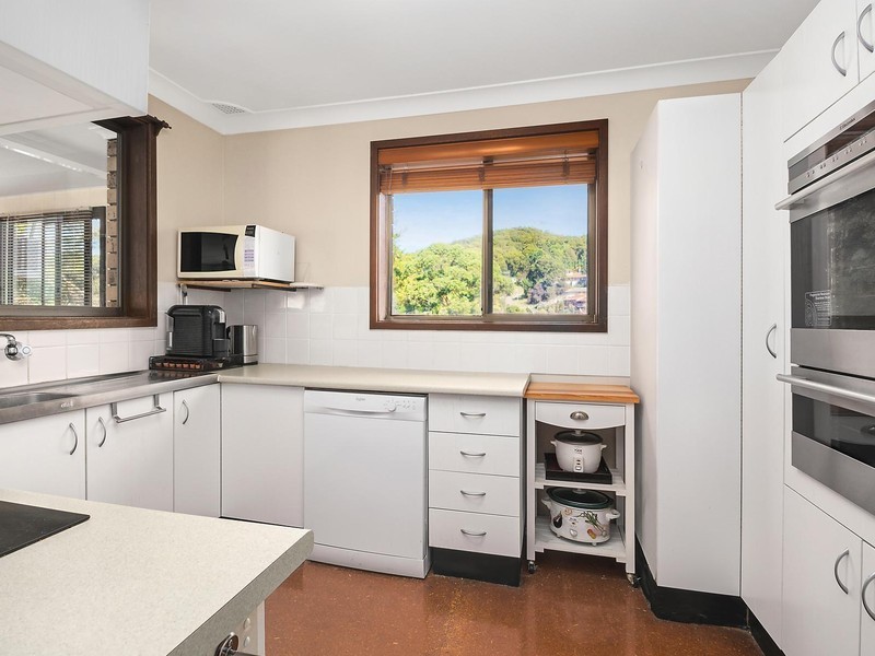 33 Amsdale Avenue, Macquarie Hills NSW 2285