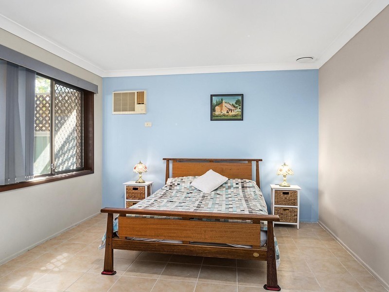 33 Amsdale Avenue, Macquarie Hills NSW 2285