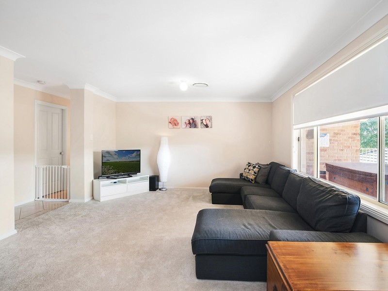 4 Jupiter Circuit, Cameron Park NSW 2285