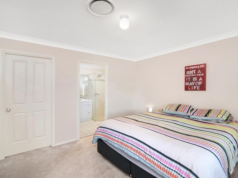 4 Jupiter Circuit, Cameron Park NSW 2285