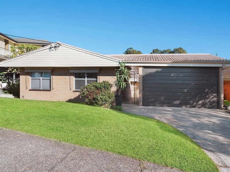 82 Rembrandt Drive, Merewether Heights NSW 2291